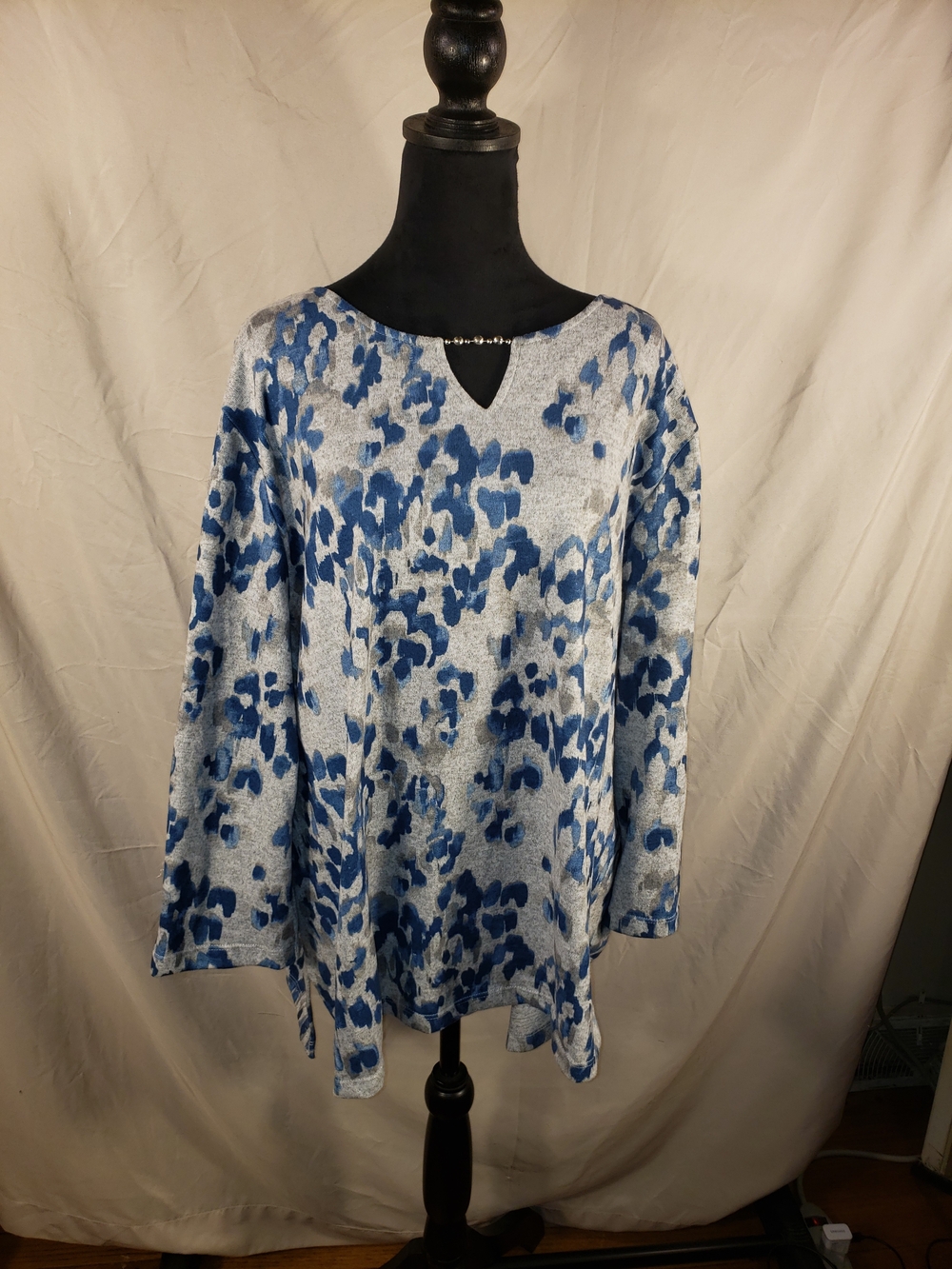 Alfred Dunner Blue Animal-Print Long Sleeve Tunic with Keyhole - 3X